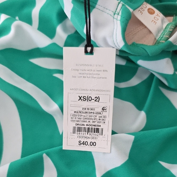 Shade & Shore Green and White One‎ Piece Swimsuit - Picture 2 of 5